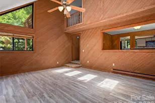25 Little Creek Ln, Maggie Valley, NC 28751 - Photo 10