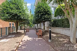 300 W 5th St, Charlotte, NC 28202 - Photo 28