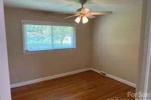 1164 Leigh Cir, Charlotte, NC 28216 - Photo 12