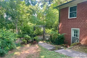 1099 Amherst Rd, Morganton, NC 28655 - Photo 8