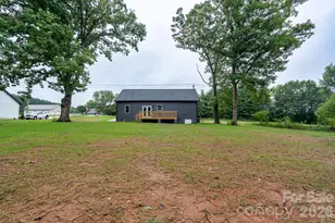 3916 E Maiden Rd, Maiden, NC 28650 - Photo 10