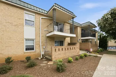 4735 Hedgemore Drive, Charlotte, NC 28209 - Photo 2
