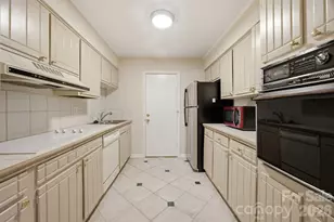 4735 Hedgemore Dr, Charlotte, NC 28209 - Photo 4