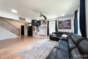 303 S Greene St, Wadesboro, NC 28170 - Photo 2