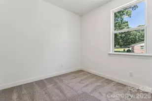 706 N 9th St, Bessemer City, NC 28016 - Photo 18