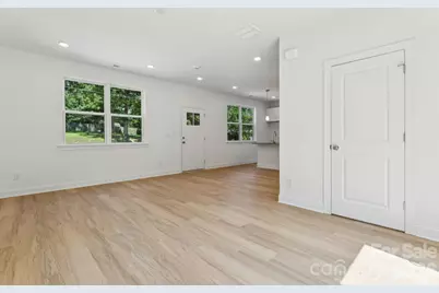 706 N 9th Street, Bessemer City, NC 28016 - Photo 2