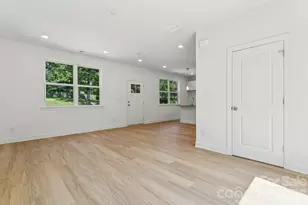 706 N 9th St, Bessemer City, NC 28016 - Photo 2