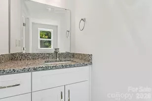 706 N 9th St, Bessemer City, NC 28016 - Photo 10