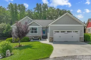 76 S Anvil Ave, Hendersonville, NC 28792 - Photo 2
