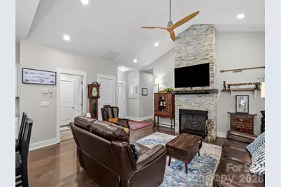 76 S Anvil Avenue, Hendersonville, NC 28792 - Photo 10