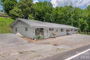 702 Love Joy Rd, Canton, NC 28716 - Photo 2