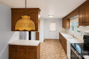 2337 W Nc 10 Hwy, Newton, NC 28658 - Photo 4