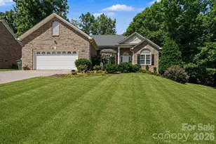3563 Wandering Ln NE, Hickory, NC 28601 - Photo 2