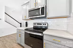 11012 Pagebrook Ln, Charlotte, NC 28214 - Photo 10