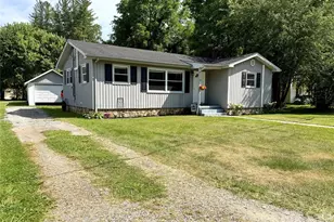 363 Killian St, Waynesville, NC 28786 - Photo 2