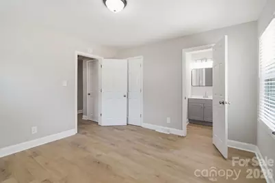 4800 Westridge Drive, Charlotte, NC 28208 - Photo 12