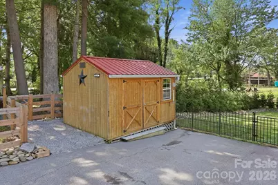 220 Bradshaw Avenue, Hendersonville, NC 28792 - Photo 44