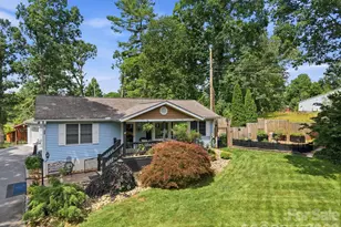 220 Bradshaw Ave, Hendersonville, NC 28792 - Photo 6