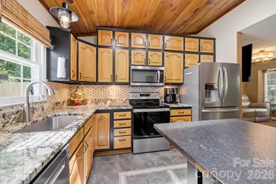 220 Bradshaw Avenue, Hendersonville, NC 28792 - Photo 16