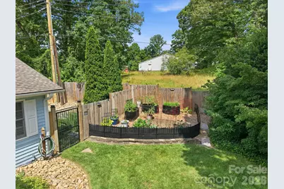 220 Bradshaw Avenue, Hendersonville, NC 28792 - Photo 38
