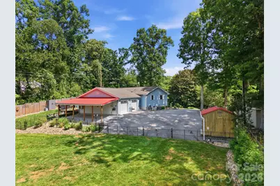 220 Bradshaw Avenue, Hendersonville, NC 28792 - Photo 8