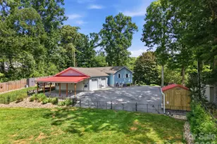 220 Bradshaw Ave, Hendersonville, NC 28792 - Photo 8