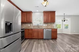 6102 Tesh Ct, Charlotte, NC 28269 - Photo 8