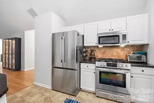 7206 Rock Island Rd, Charlotte, NC 28278 - Photo 10