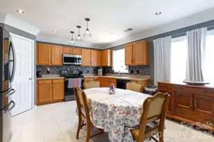 11 Weatherfield Dr, Elgin, SC 29045 - Photo 10