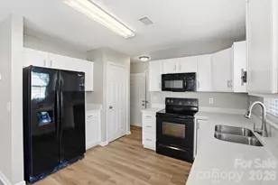 1528 Harland St, Charlotte, NC 28216 - Photo 16
