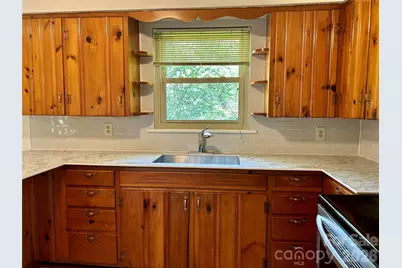 28 S College Street, Weaverville, NC 28787 - Photo 30