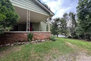 28 S College St, Weaverville, NC 28787 - Photo 10