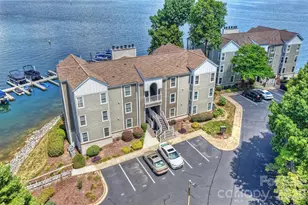 20427 Harborgate Ct, Cornelius, NC 28031 - Photo 2