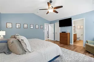 9428 Quilting Bee Lane, Charlotte, NC 28216 - Photo 14