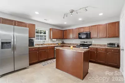 9428 Quilting Bee Lane, Charlotte, NC 28216 - Photo 8