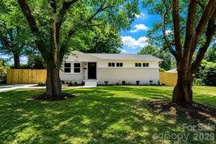2513 Westgrove Dr, Charlotte, NC 28208 - Photo 2