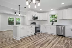 2513 Westgrove Dr, Charlotte, NC 28208 - Photo 6