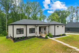 2004 Pln Fld Dr, Bessemer City, NC 28016 - Photo 4