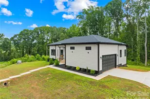 2004 Pln Fld Dr, Bessemer City, NC 28016 - Photo 2