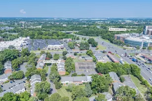8904 Hunter Ridge Dr, Charlotte, NC 28226 - Photo 2