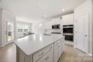 1125 Lookout Shls Dr, Fort Mill, SC 29715 - Photo 6