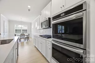 1125 Lookout Shls Dr, Fort Mill, SC 29715 - Photo 8