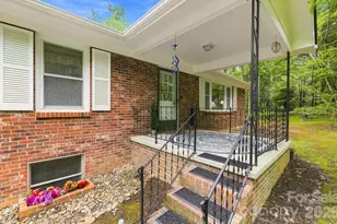108 Arthur Ln, Hendersonville, NC 28791 - Photo 2