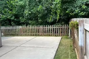 413 Peachtree Rd, Charlotte, NC 28216 - Photo 2