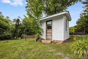 82 Hill St, Hot Springs, NC 28743 - Photo 36