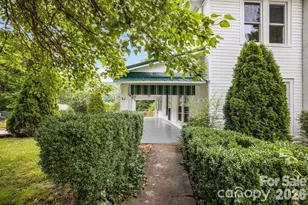 82 Hill St, Hot Springs, NC 28743 - Photo 4