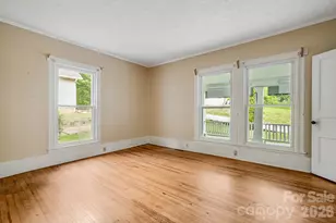 82 Hill St, Hot Springs, NC 28743 - Photo 18
