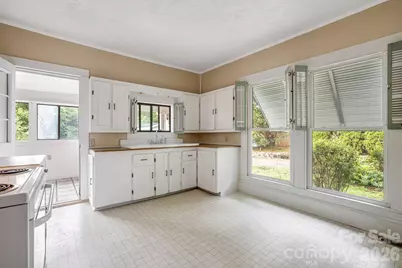 82 Hill Street, Hot Springs, NC 28743 - Photo 14
