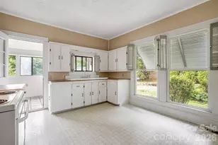 82 Hill St, Hot Springs, NC 28743 - Photo 14