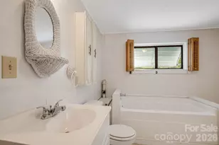 82 Hill St, Hot Springs, NC 28743 - Photo 28